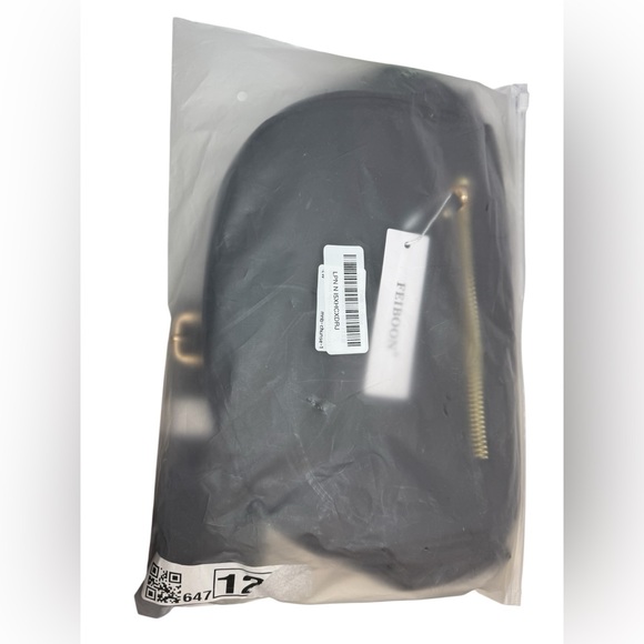 ✨🖤Black Bum Bag Crossbody Sling Bag - Wide Strap 🖤✨ NWT - Picture 7 of 7